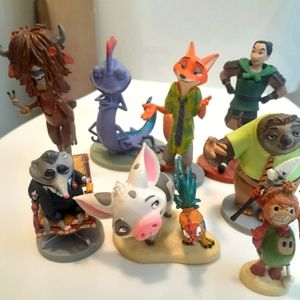 Disney figures bundle